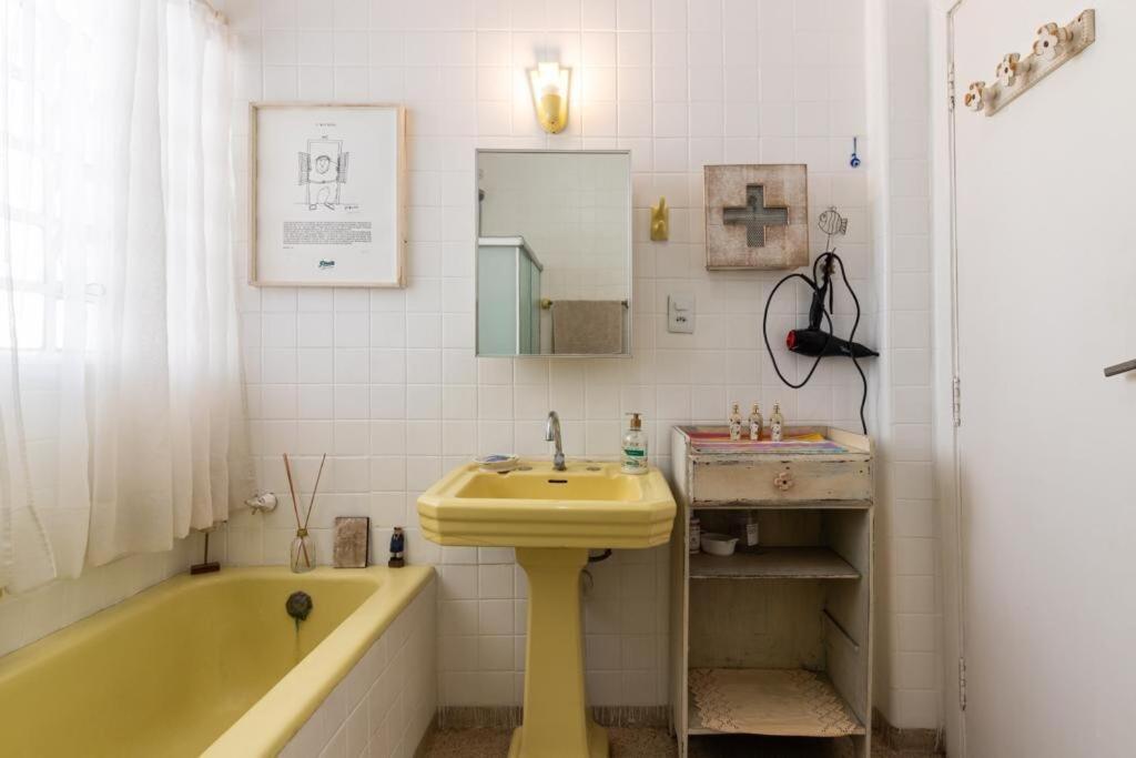 Apartamento Cinesala - Sp: Beautiful, Well Located, With Air Conditioner *